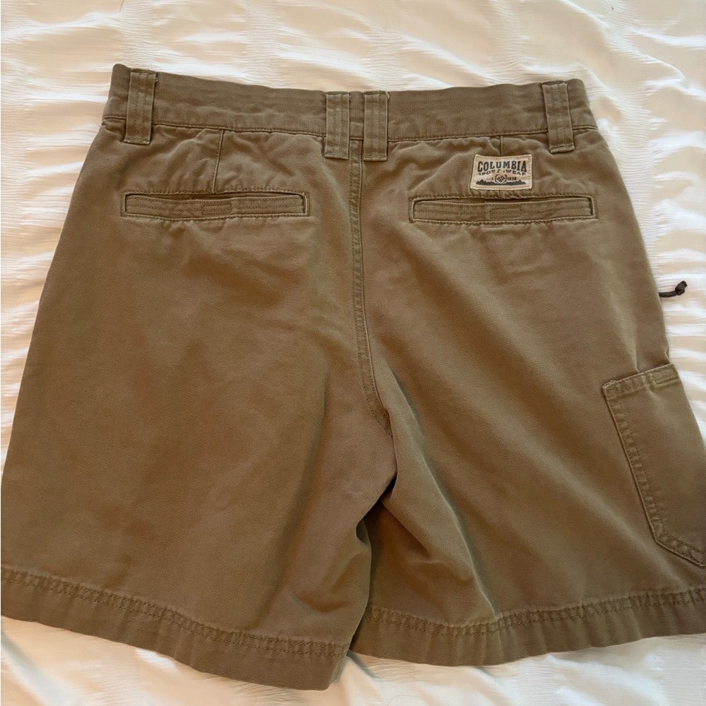 Columbia Outdoor Utility Khaki shorts - size 30” waist - Picture 2 of 8
